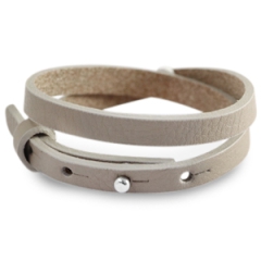 Smalle leren armband kleur acacia greige dubbel